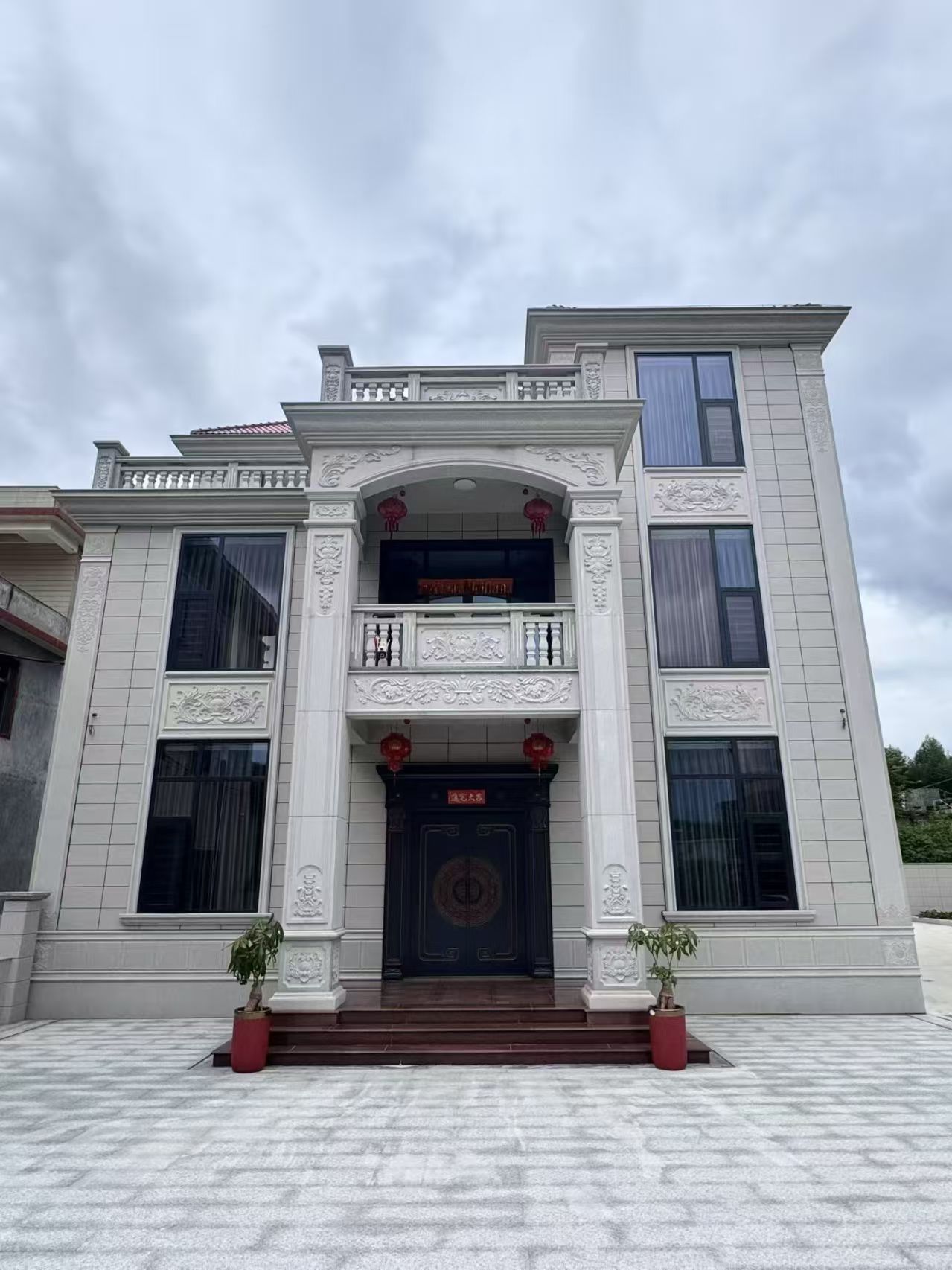 湖北 芝麻白石材别墅干挂案例展示