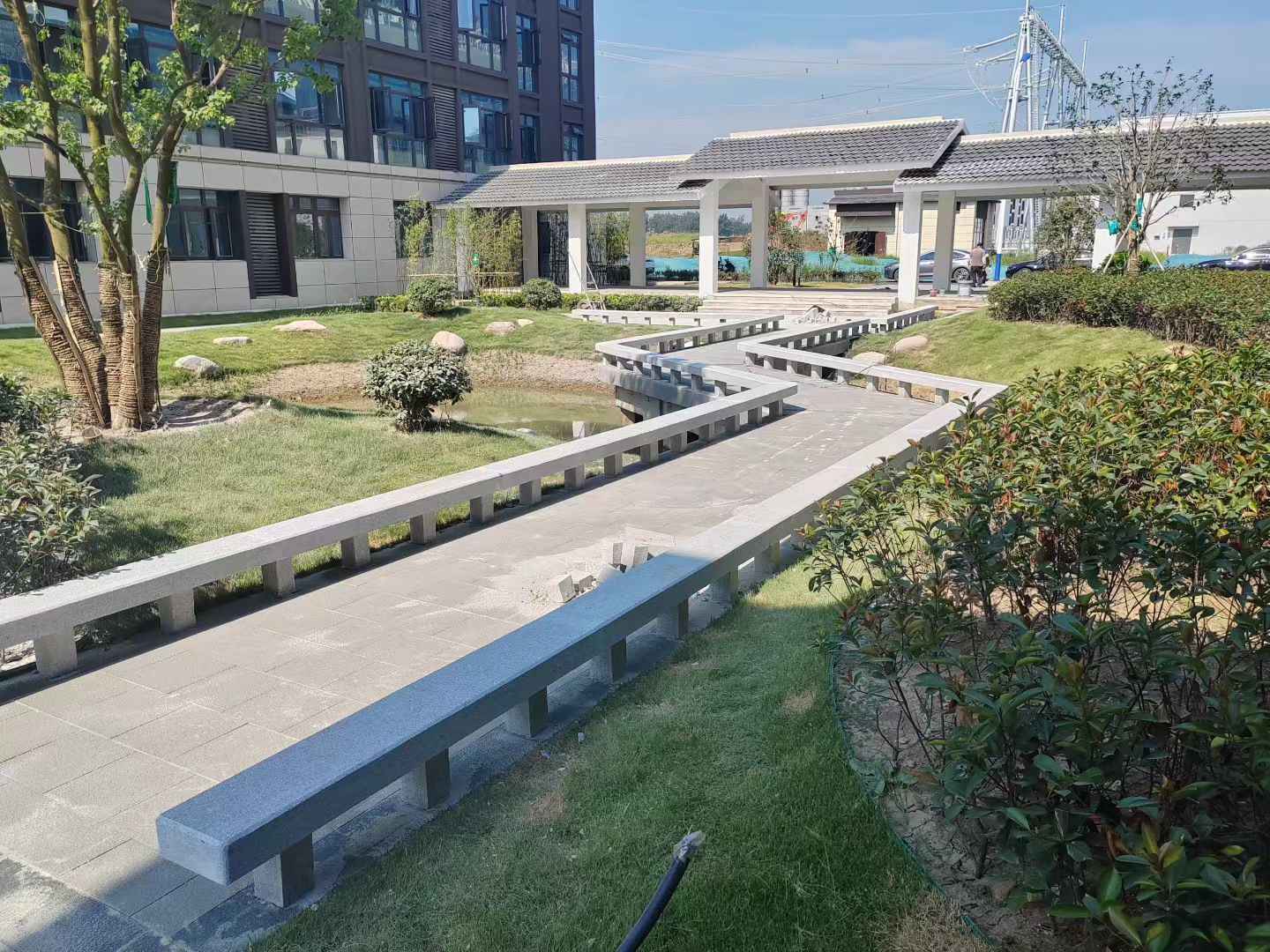 湖北 芝麻灰小区坐凳&栏杆安装效果