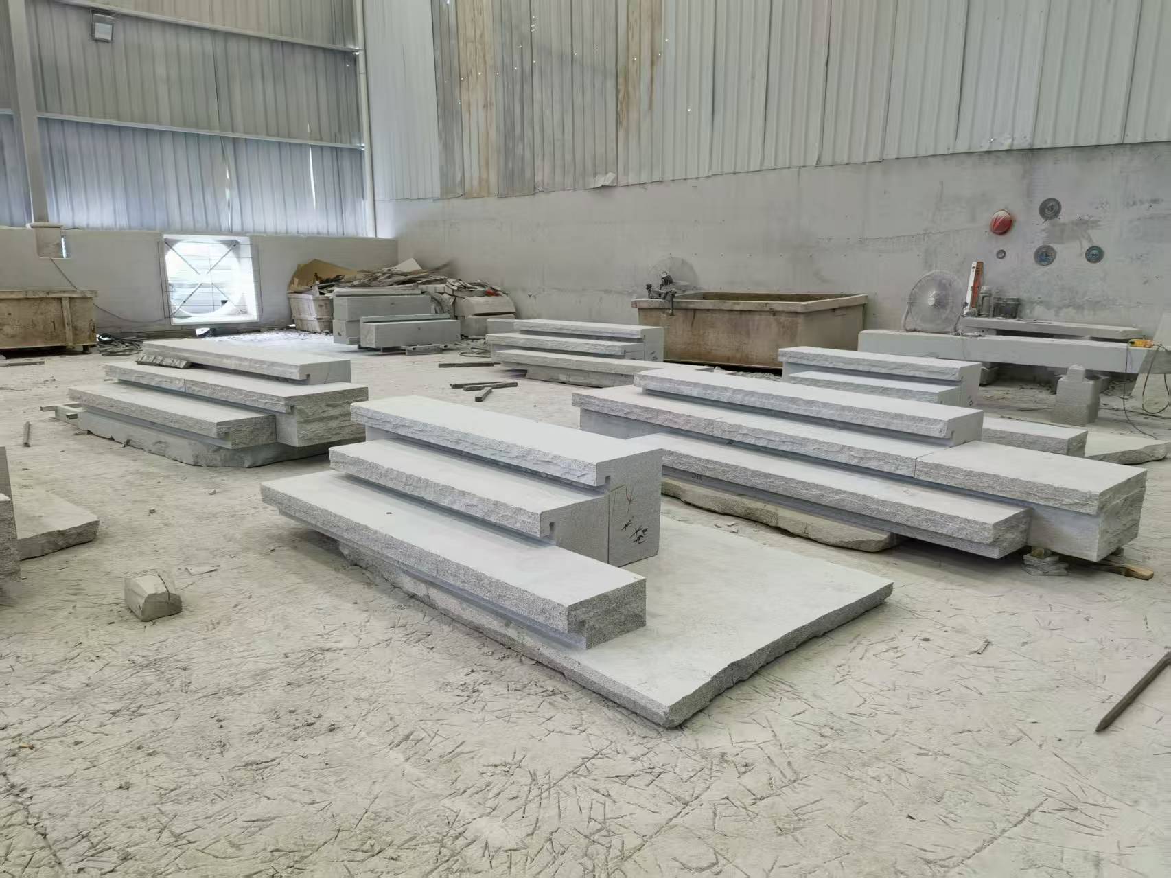 湖北 整石台阶（大面火烧+侧面自然面），出货前厂内拼装