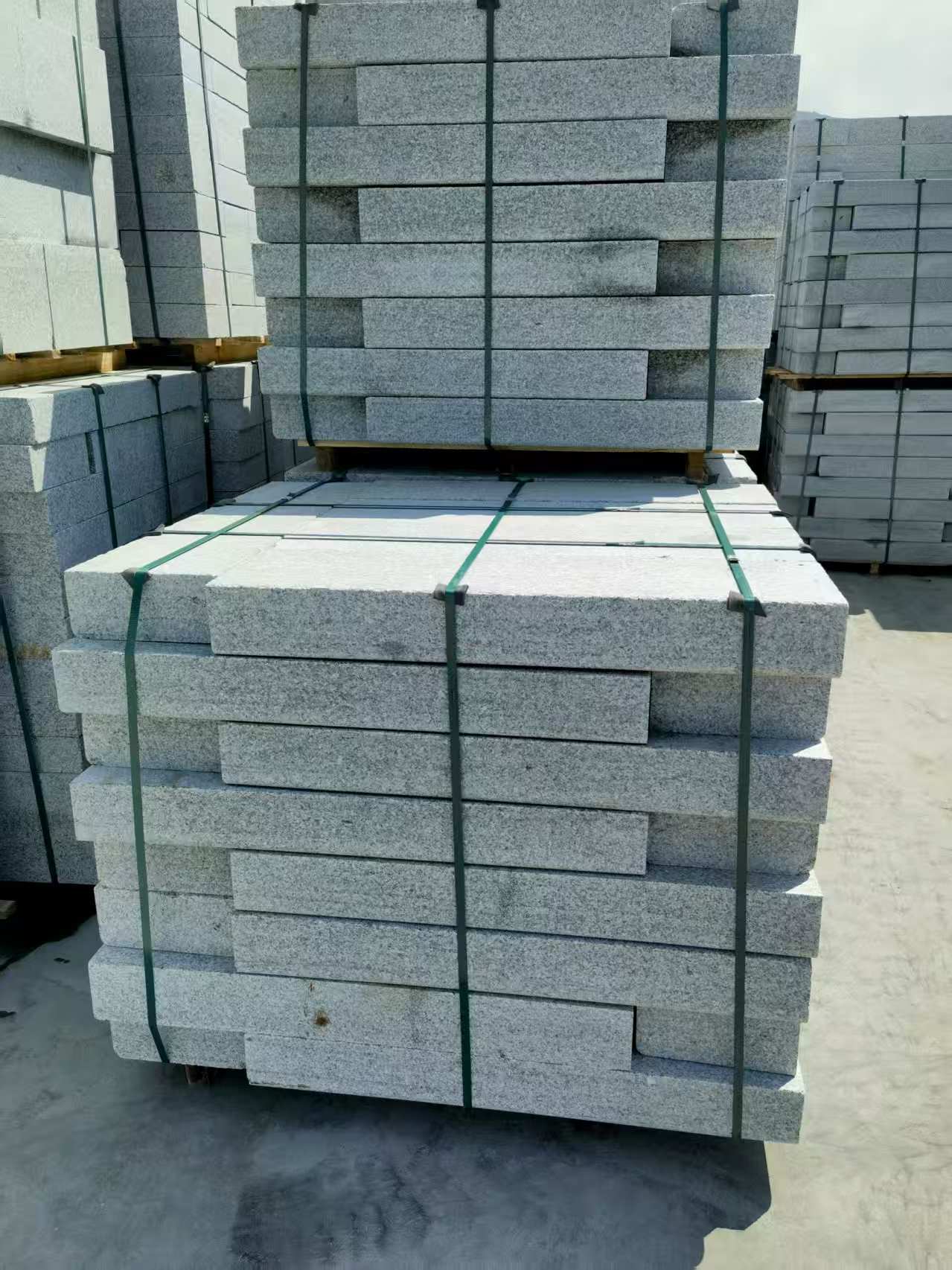 湖北 芙蓉白花岗岩路沿石、平石尺寸标准，色泽均匀