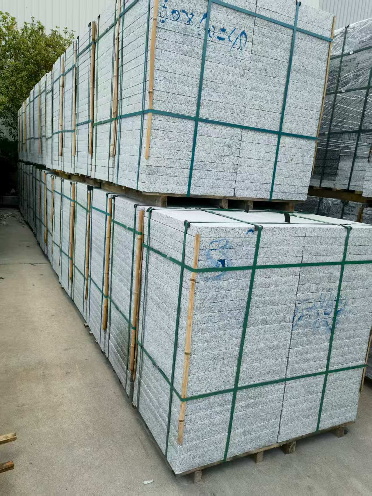 湖北 大花芙蓉白火烧成品，市政园林广场地铺石